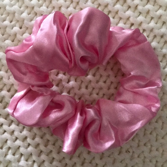 5 NWOT Scrunchies - Picture 10 of 15